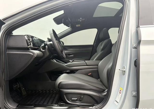 BYD Qin L DM 2024, фото 4