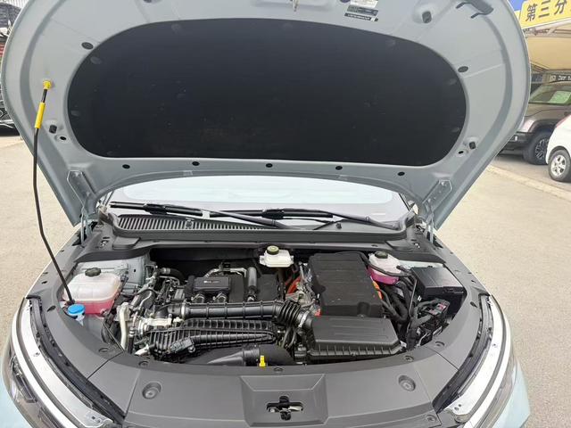BYD Qin L DM 2024, фото 12