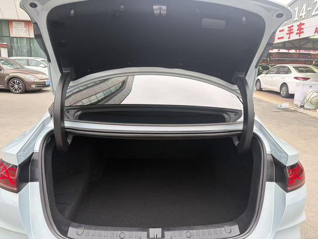 BYD Qin L DM 2024, фото 13