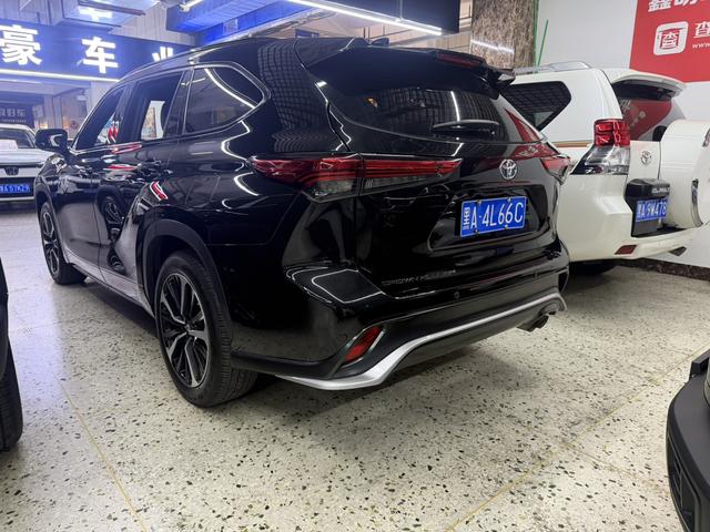 Toyota Crown 2022, фото 4