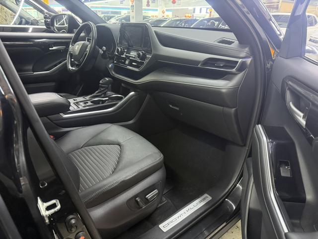 Toyota Crown 2022, фото 6