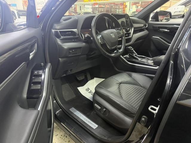 Toyota Crown 2022, фото 7