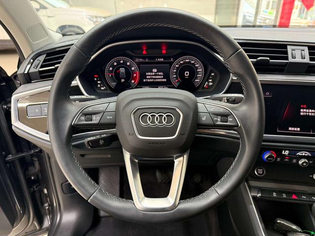 Audi Q3 2023, фото 11