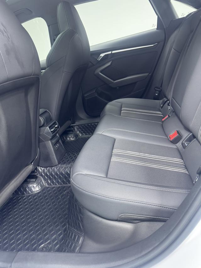 Audi A3 2023, фото 16