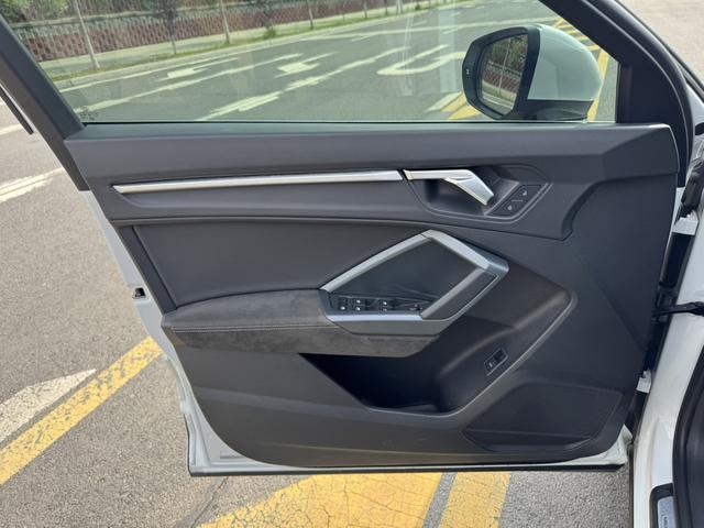 Audi Q3 Sportback 2023, фото 13