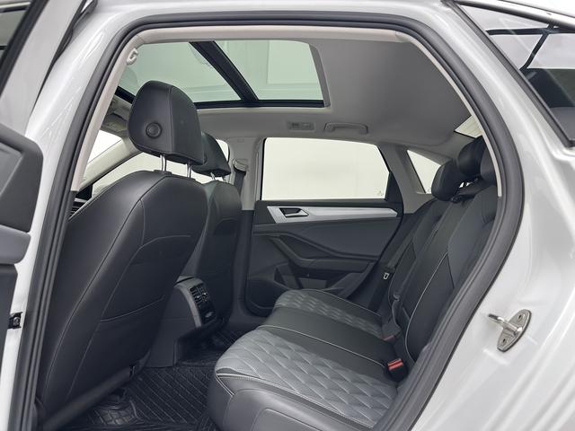 Volkswagen Jetta 2023, фото 6