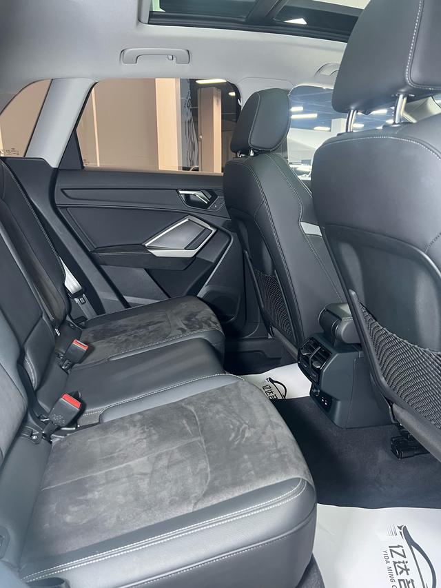 Audi Q3 2022, фото 17