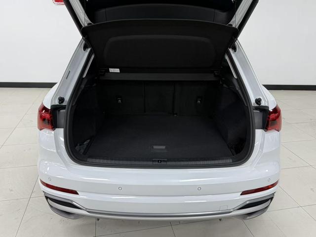Audi Q3 2022, фото 7