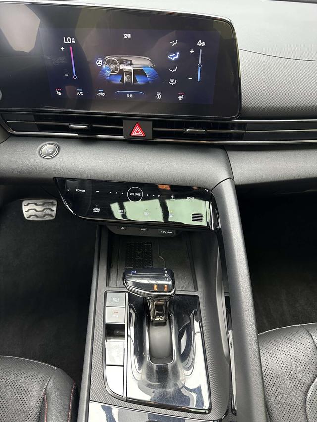 Hyundai Elantra 2022, фото 15