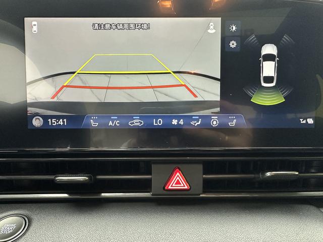 Hyundai Elantra 2022, фото 16