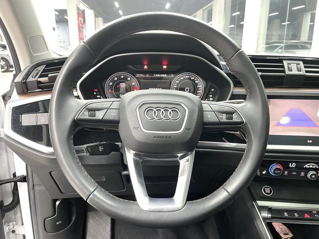 Audi Q3 2022, фото 8