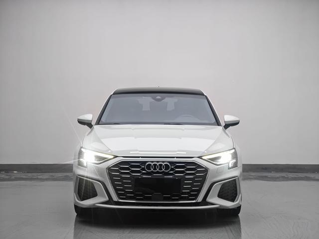 Audi A3 2022, фото 2