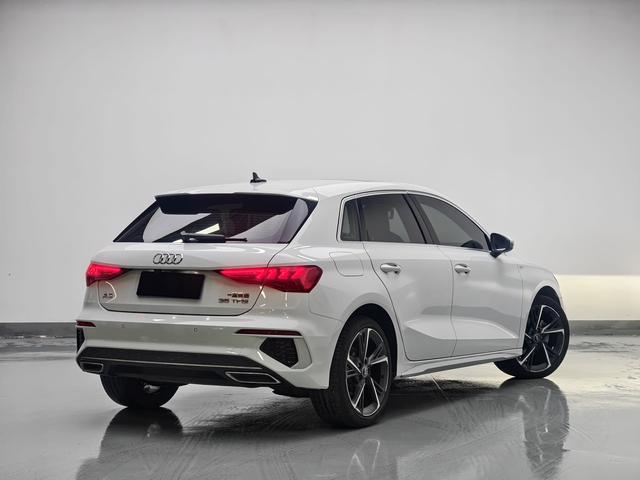 Audi A3 2022, фото 5