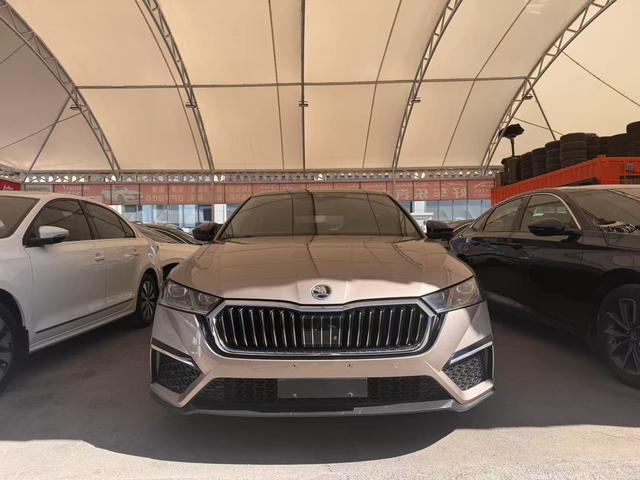 Skoda Octavia 2021, фото 2