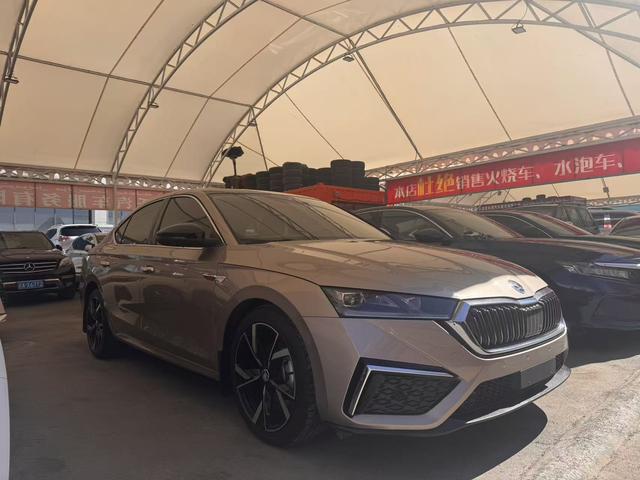 Skoda Octavia 2021, фото 3