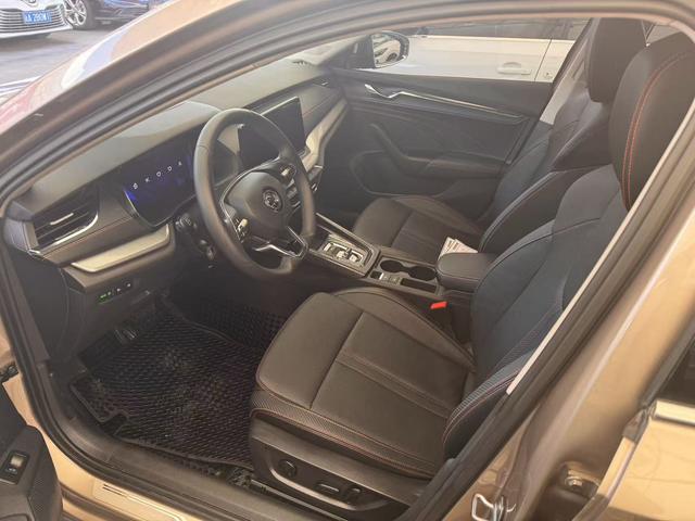 Skoda Octavia 2021, фото 4