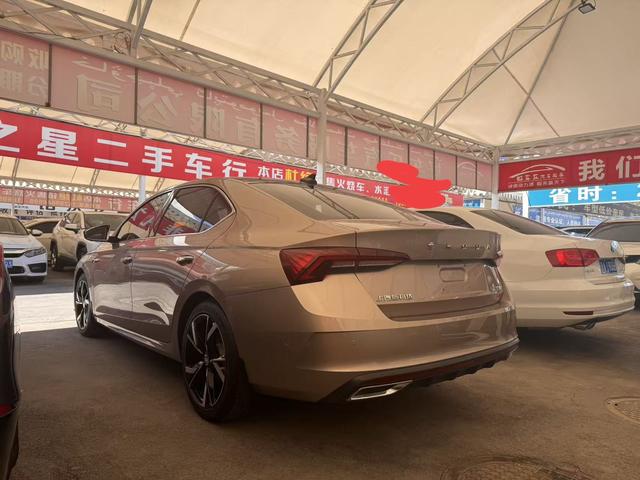 Skoda Octavia 2021, фото 7