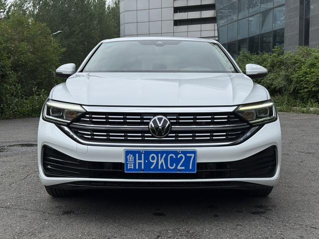 Volkswagen Jetta 2023, фото 2
