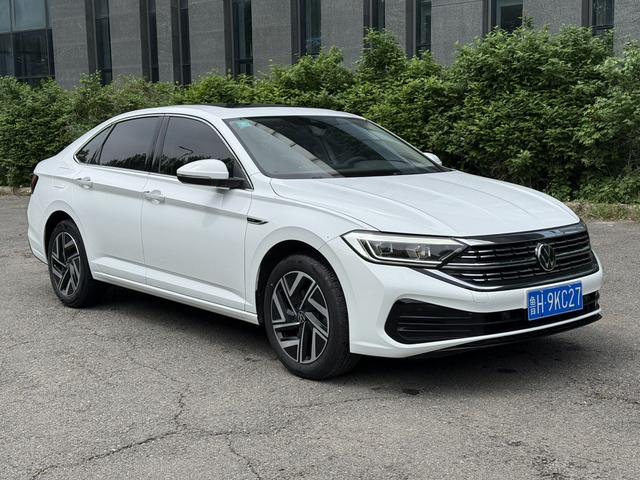 Volkswagen Jetta 2023, фото 3