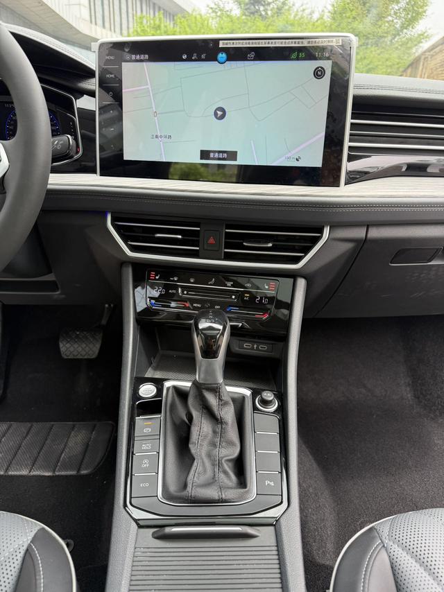 Volkswagen Jetta 2023, фото 8