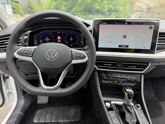 Volkswagen Jetta 2023, фото 10