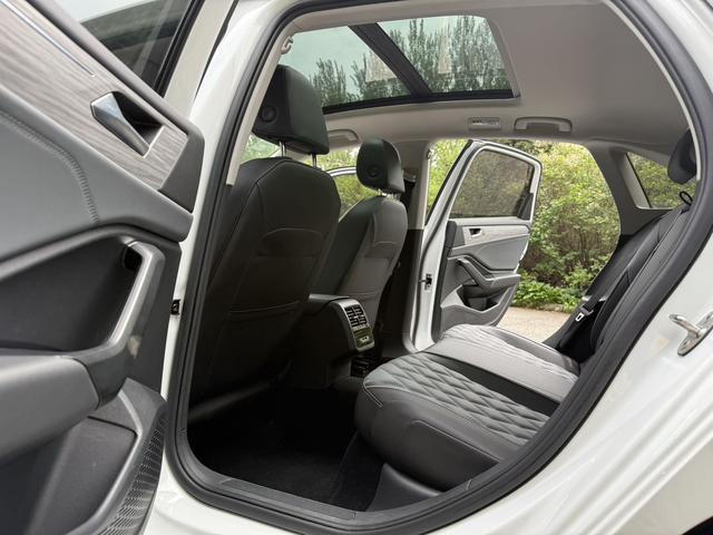 Volkswagen Jetta 2023, фото 12