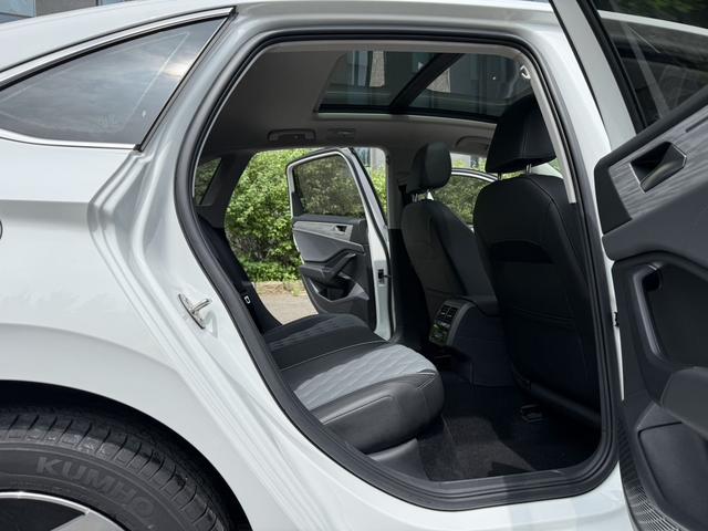 Volkswagen Jetta 2023, фото 14