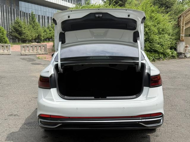 Volkswagen Jetta 2023, фото 17