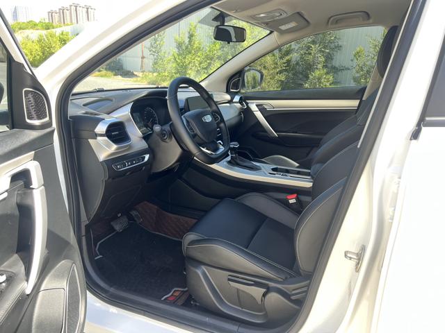 Geely Binyue 2025, фото 4