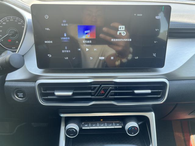 Geely Binyue 2025, фото 13