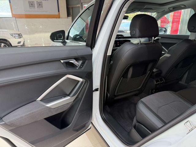 Audi Q3 2023, фото 17
