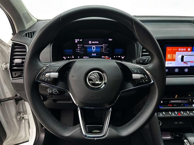 Skoda Karoq 2022, фото 11