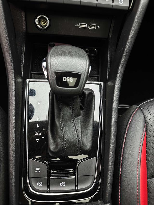 Skoda Karoq 2022, фото 13