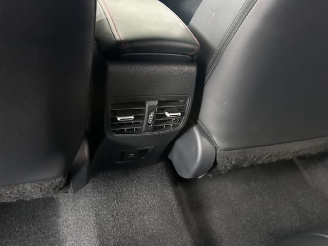 Toyota Corolla 2023, фото 16