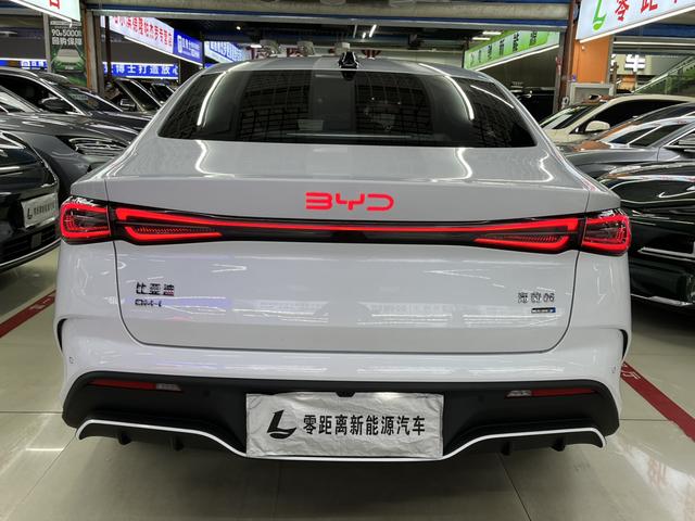 BYD Seal 2025, фото 5