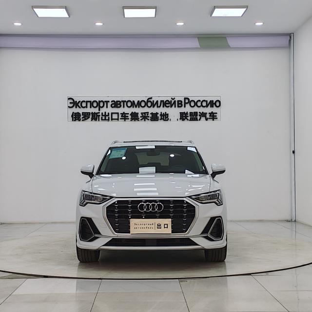 Audi Q3 2023, фото 2