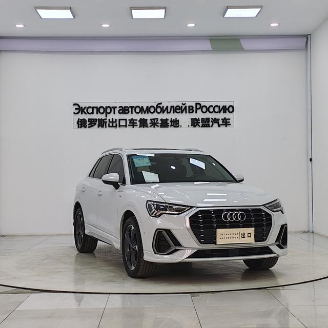 Audi Q3 2023, фото 3