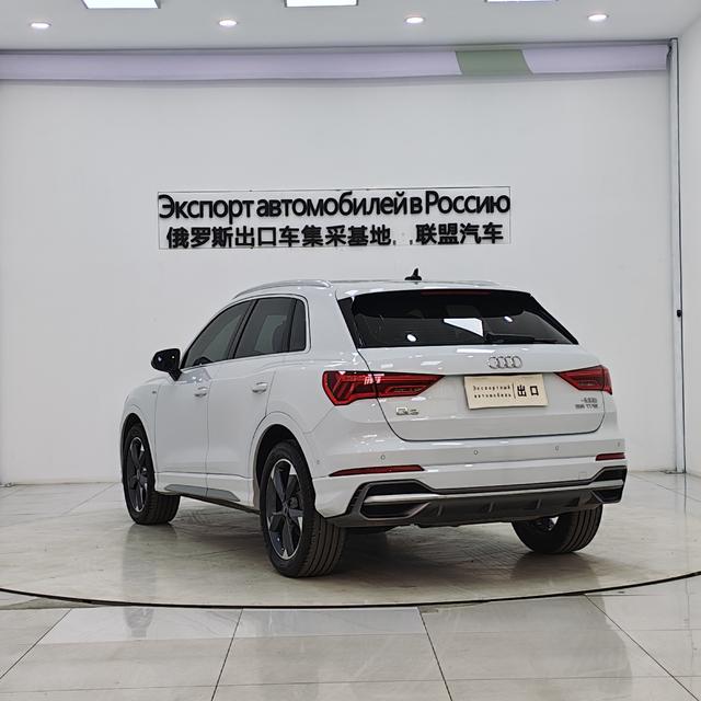 Audi Q3 2023, фото 4