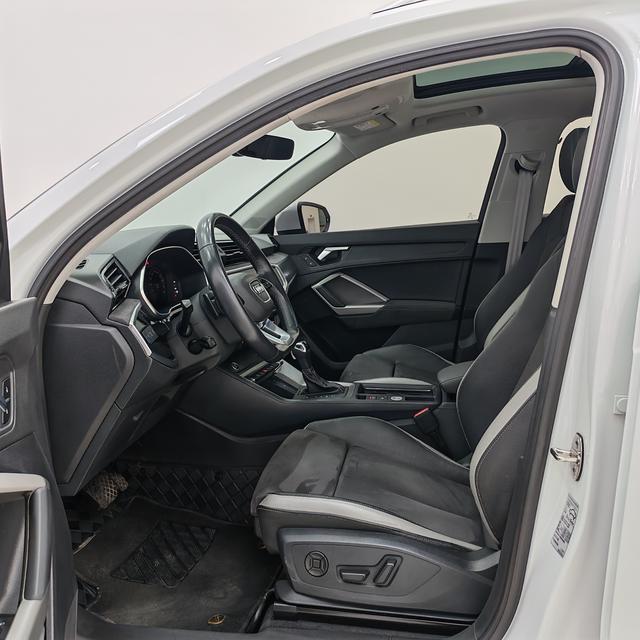Audi Q3 2023, фото 8