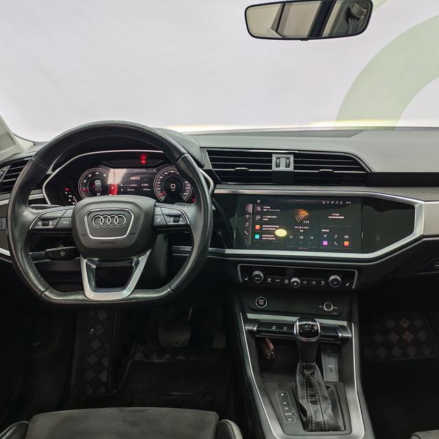 Audi Q3 2023, фото 11