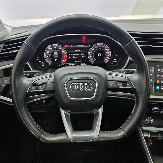Audi Q3 2023, фото 12