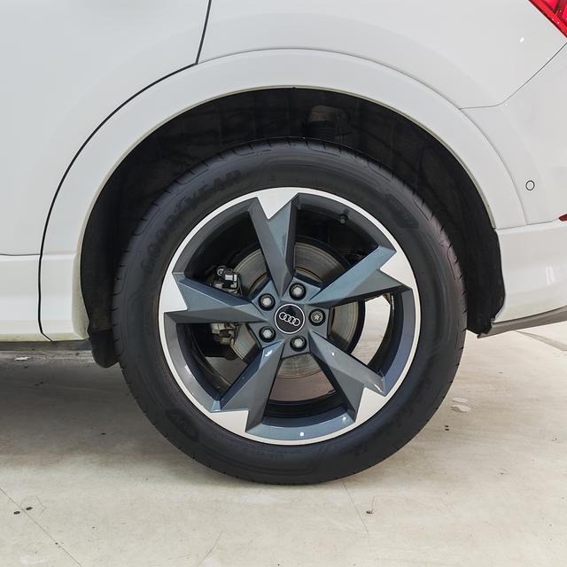 Audi Q3 2023, фото 17