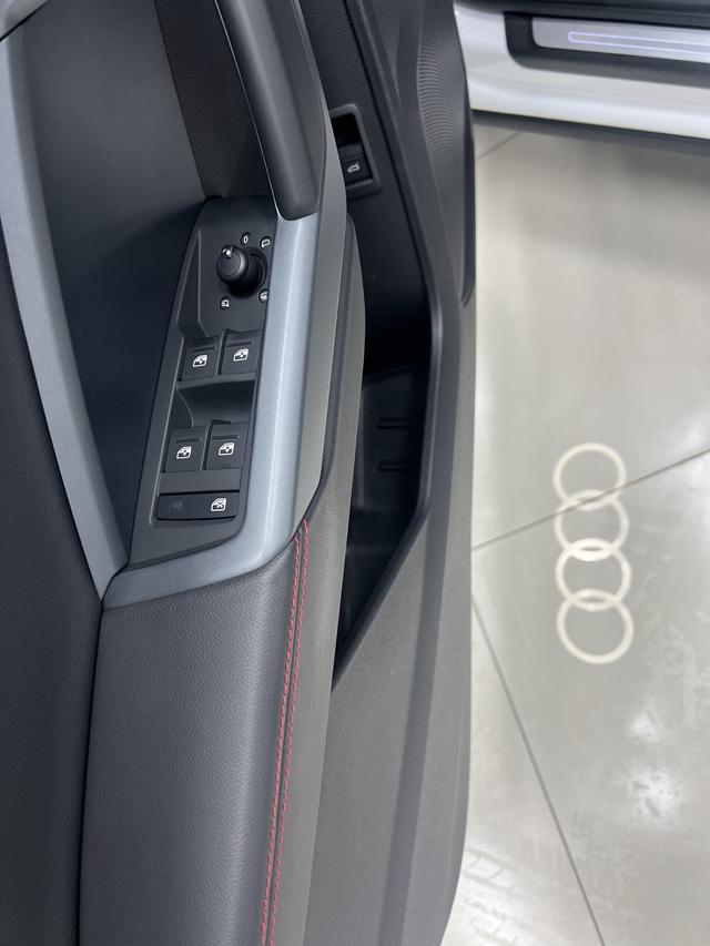 Audi Q3 2021, фото 8