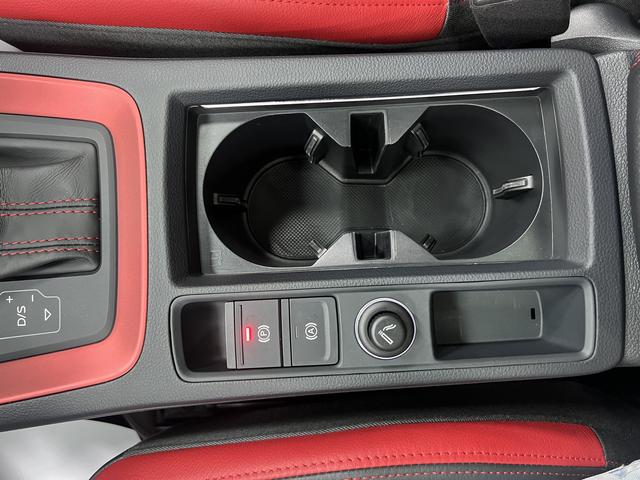 Audi Q3 2021, фото 13