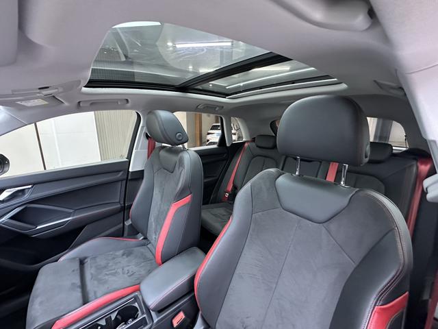 Audi Q3 2023, фото 14