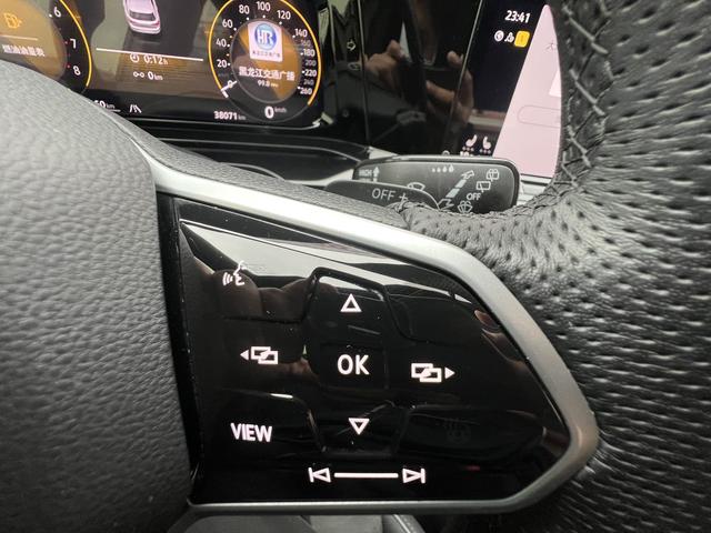 Volkswagen Golf 2023, фото 15