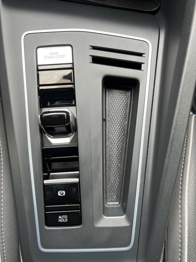 Volkswagen Golf 2023, фото 16