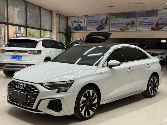 Audi A3 2023, 1.4 л турбо, робот (DCT), передний, пробег 29 000 км — авто из Китая с пробегом