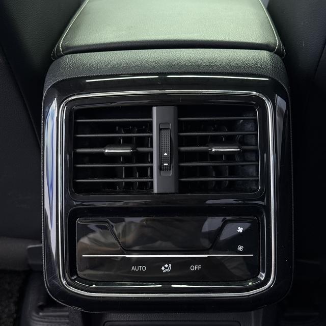 Volkswagen Passat 2023, фото 17