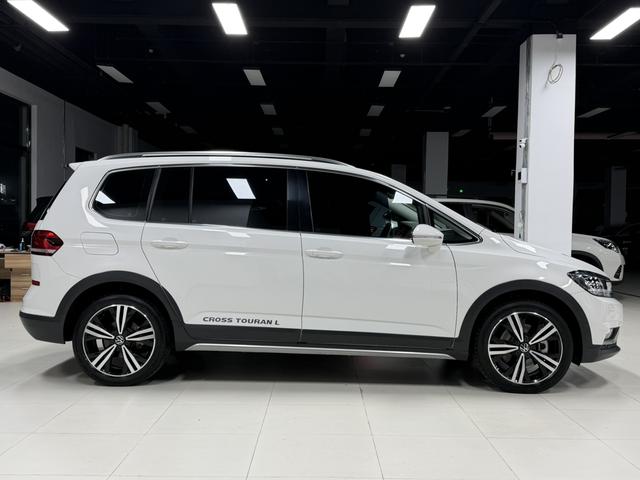 Volkswagen Tuan L 2022, фото 4
